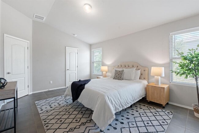 Building Photo - 6224 Aviara Dr