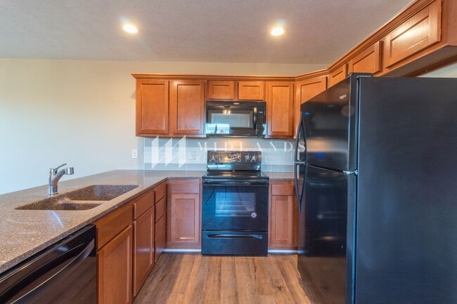 Building Photo - New Construction Duplex in Elkhorn!