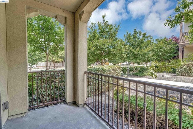 Building Photo - 1139 Genco Terrace