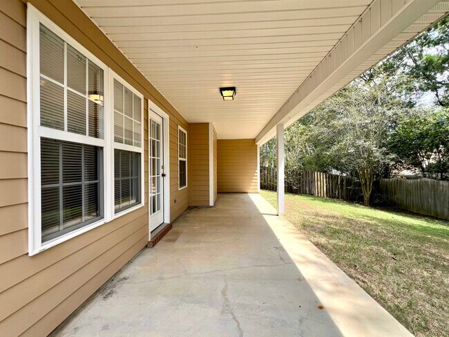 Building Photo - 2031 Sunny Dale Dr