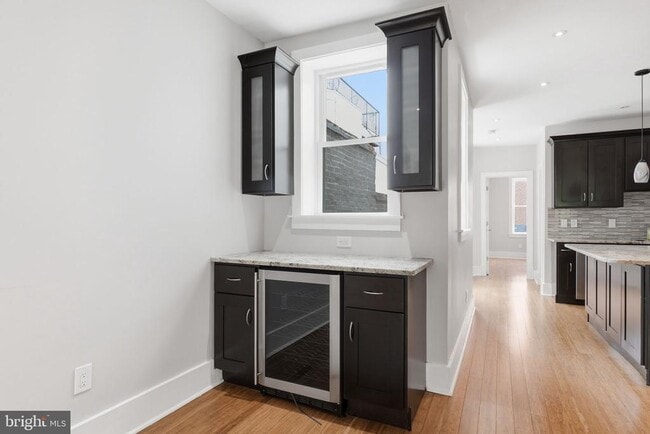 Building Photo - 2128 1st St NW