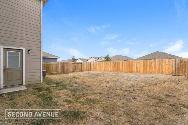 Building Photo - 3027 Jackson Smt