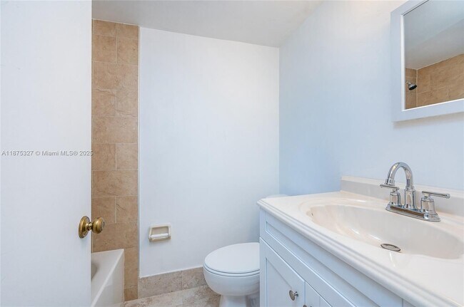Building Photo - 5300 W 21st Ct
