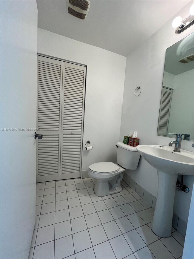 Building Photo - 888 Biscayne Blvd