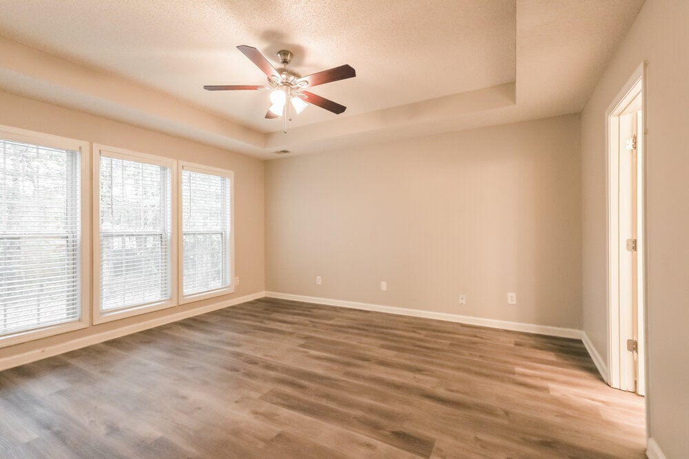 Building Photo - 173 Revolutionary Dr