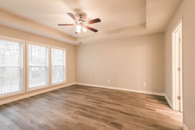 Building Photo - 173 Revolutionary Dr