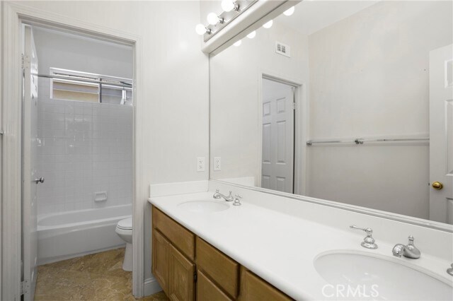 Building Photo - 11 Cipriani