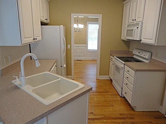 Building Photo - 347 Mockingbird Ln