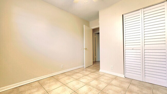 Building Photo - $500 bonus & Cozy 3 bed/1 bath home with s...