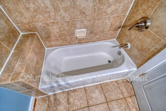 Building Photo - 1553 9th St NW