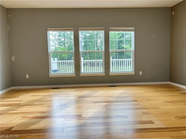 Building Photo - 10454 Dogwood Dr