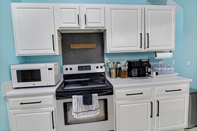 Building Photo - 1675 Winding Shore Dr