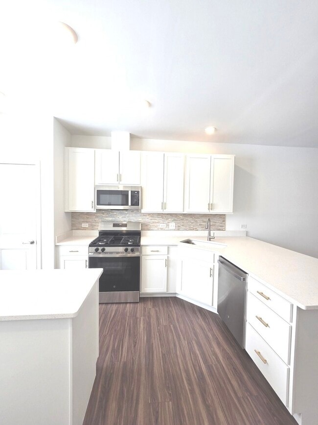 Building Photo - 14952 Dyer Ln