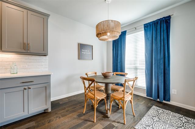 Building Photo - 3004 Comal Dr