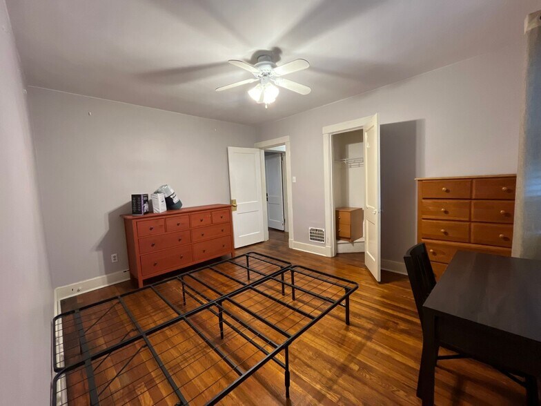 Building Photo - 516 Belgreen Pl