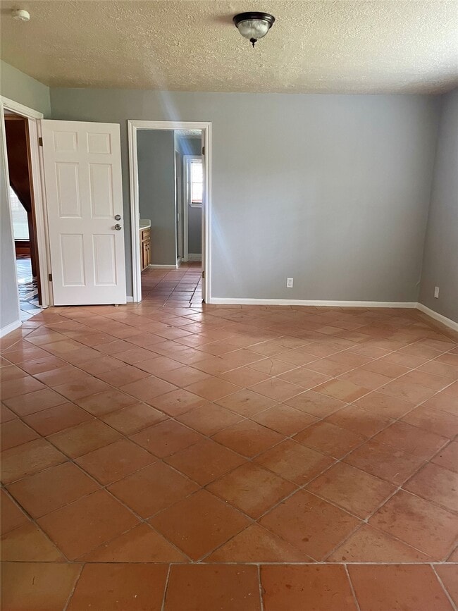 Building Photo - 21122 Harvest Hill Ln