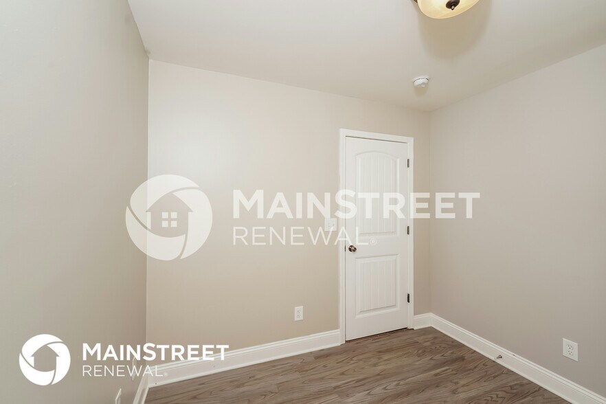 Building Photo - 50 Clover St