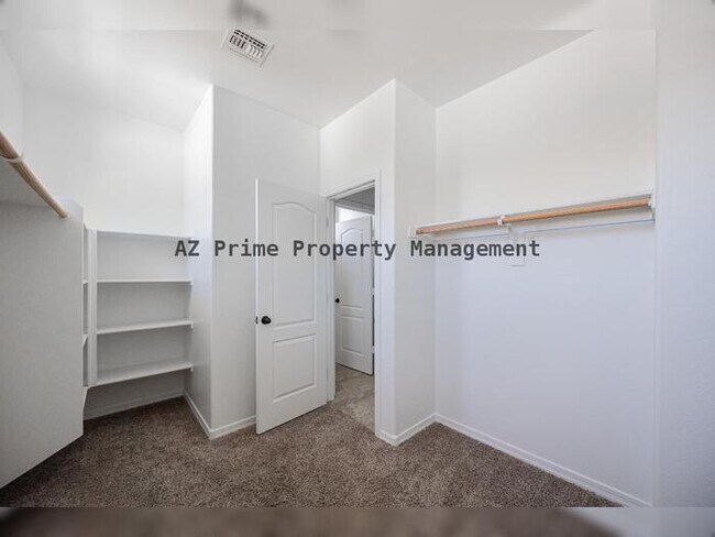 Building Photo - 7422 S 27th Way