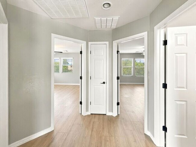 Building Photo - Gilbert 5-Bedroom Home with Pool, Loft & Primary Suite Downstairs – Minutes from Gilbert Regional...