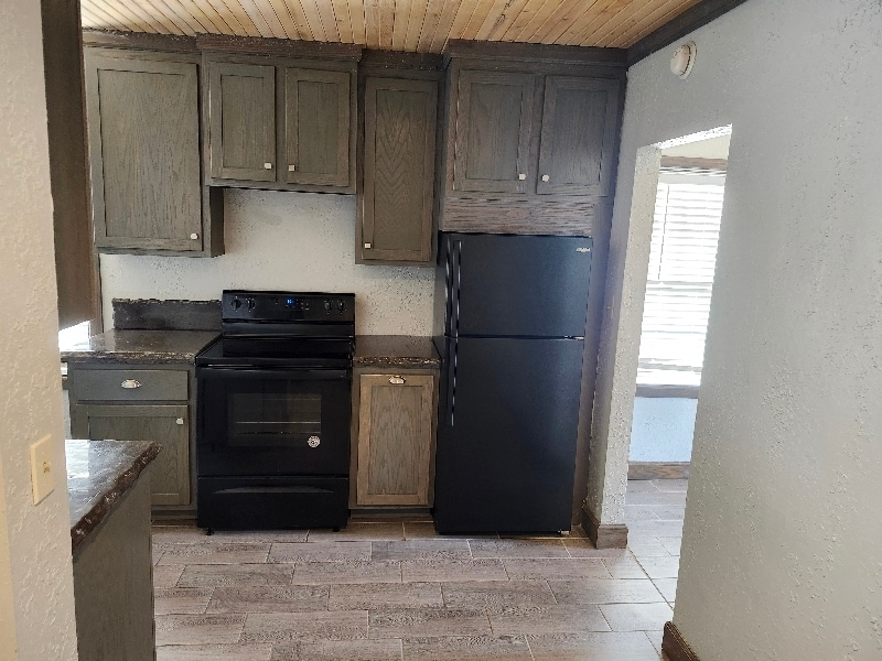 Building Photo - 201 N High St