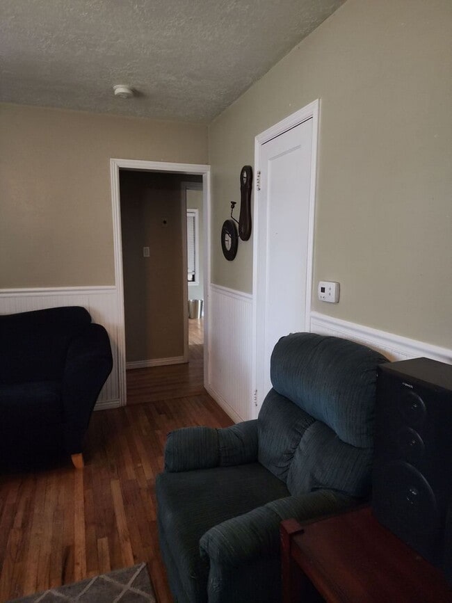 Building Photo - 156 N 1150 W