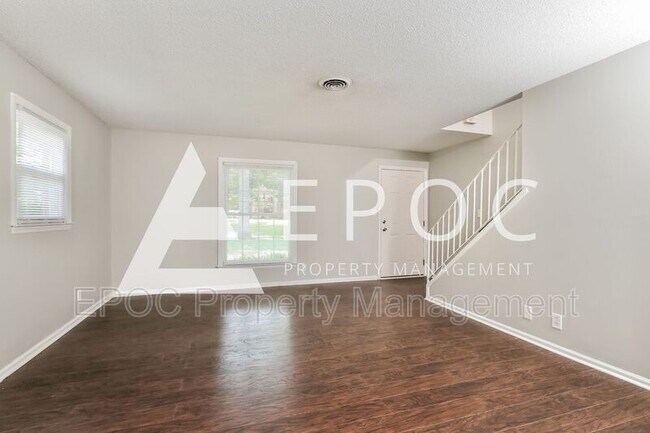 Building Photo - 1019 Cypress Dr