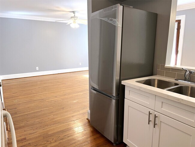 Building Photo - 1603 Heights Blvd