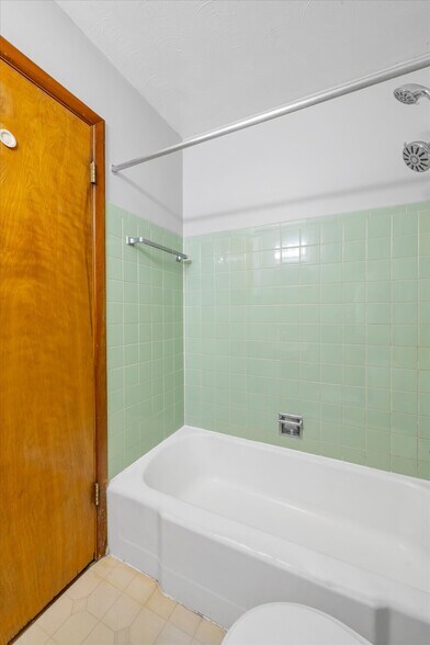 Building Photo - 243 Reasor Dr