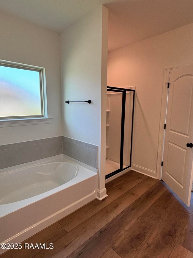 Building Photo - 206 Yellowfin Ln