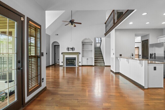 Building Photo - 869 E Accipiter Cir