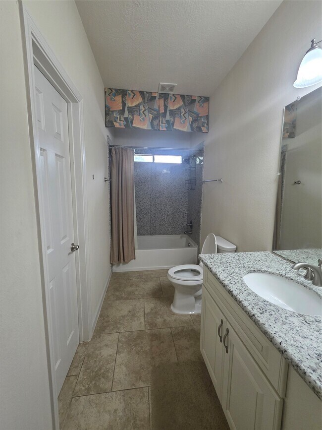 Building Photo - 2715 Riverhollow Ln