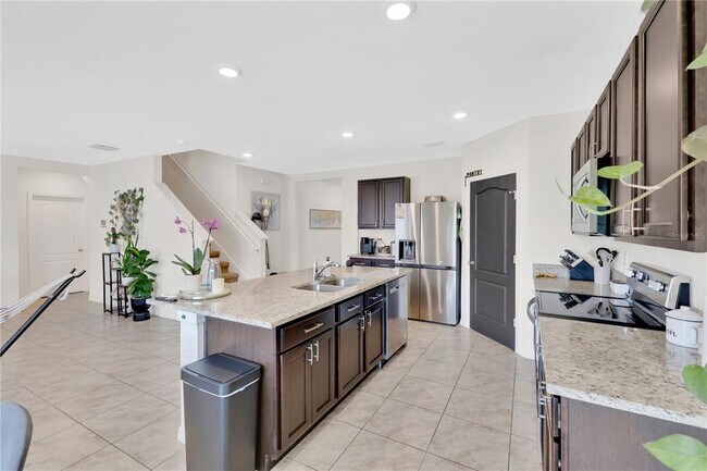 Building Photo - 831 Turner Ln
