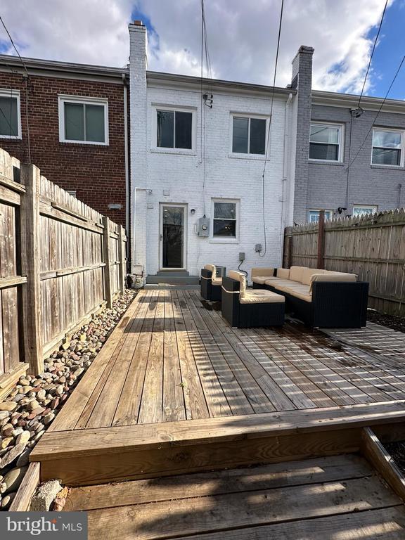 Building Photo - 3724 Edison St