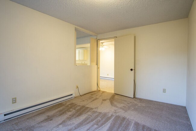 Building Photo - Garden-Level 2 Bed 2 Bath with Large Patio, Parking, & W/D Hookups