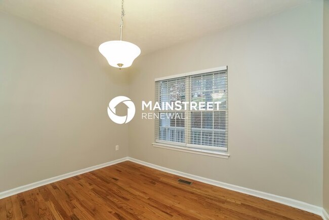 Building Photo - 2755 Arlington Ct