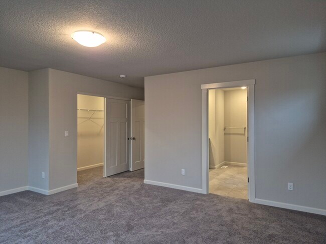 Building Photo - 31741 NW Blake Terr