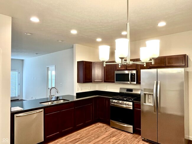 Building Photo - 6250 Shale Crescent Dr