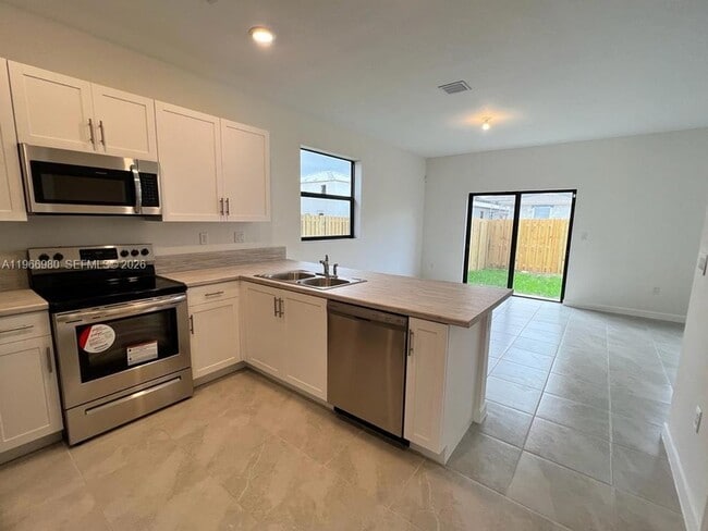 Building Photo - 11933 SW 244 Ln