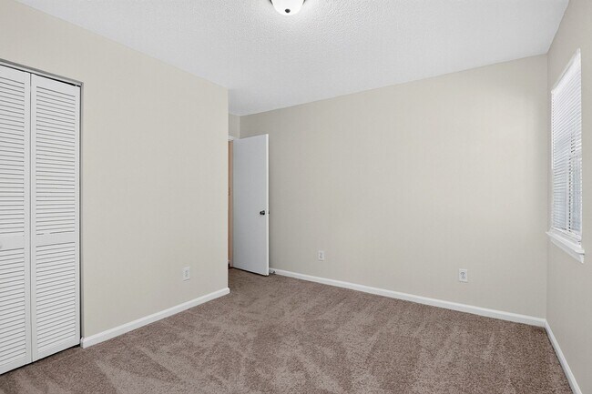Building Photo - 7116 Markway Dr