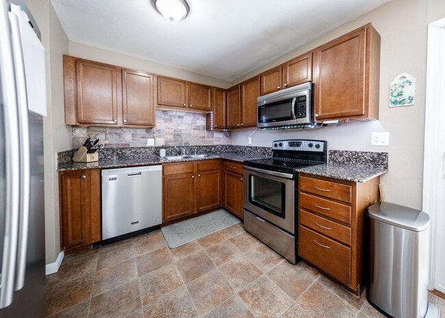 Building Photo - 623 Catalina Dr
