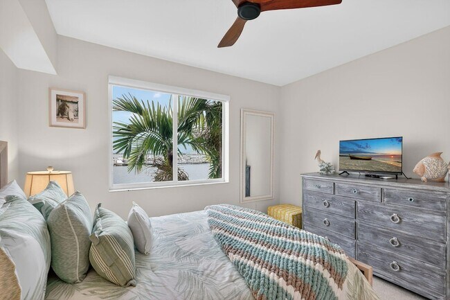 Building Photo - 675 NW Flagler Ave