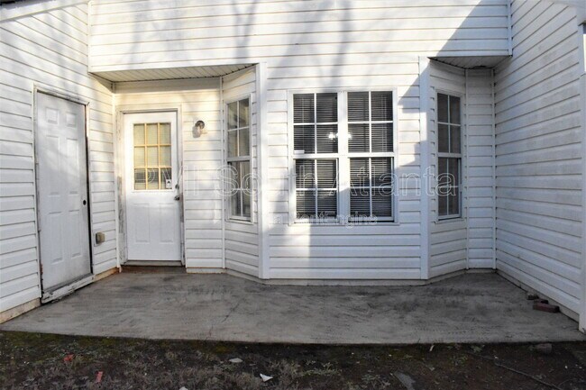 Building Photo - 5798 Strathmoor Manor Cir