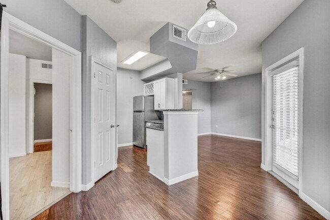 Building Photo - 2320 Gracy Farms Ln