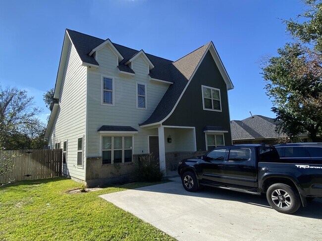Primary Photo - 3314 Crane Ave