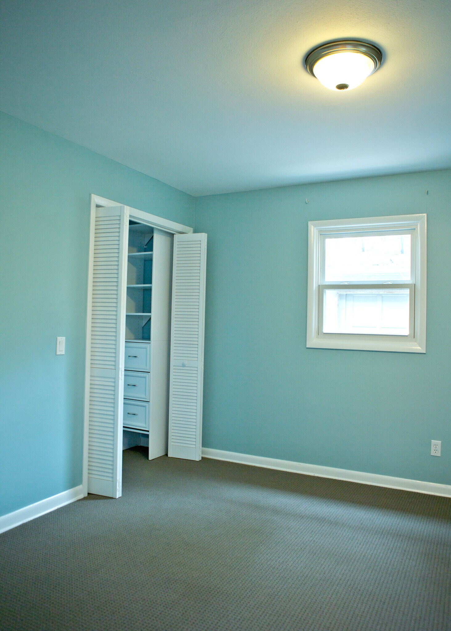 Building Photo - 225 Buell St