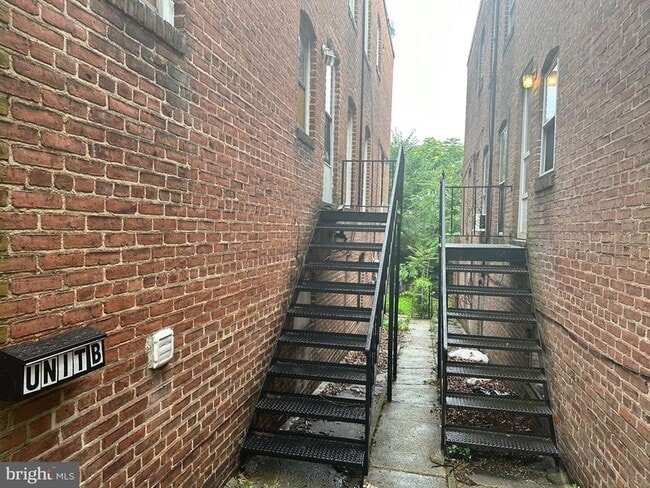 Building Photo - 4227 Euclid Ave