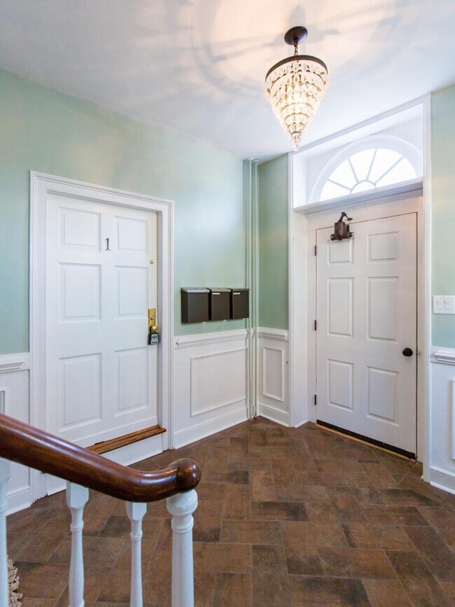 Foyer - 35 S State St