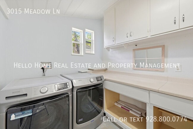 Building Photo - 3015 Meadow Ln