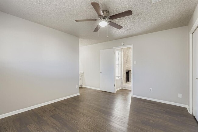 Building Photo - 11807 Acorn Creek Trail