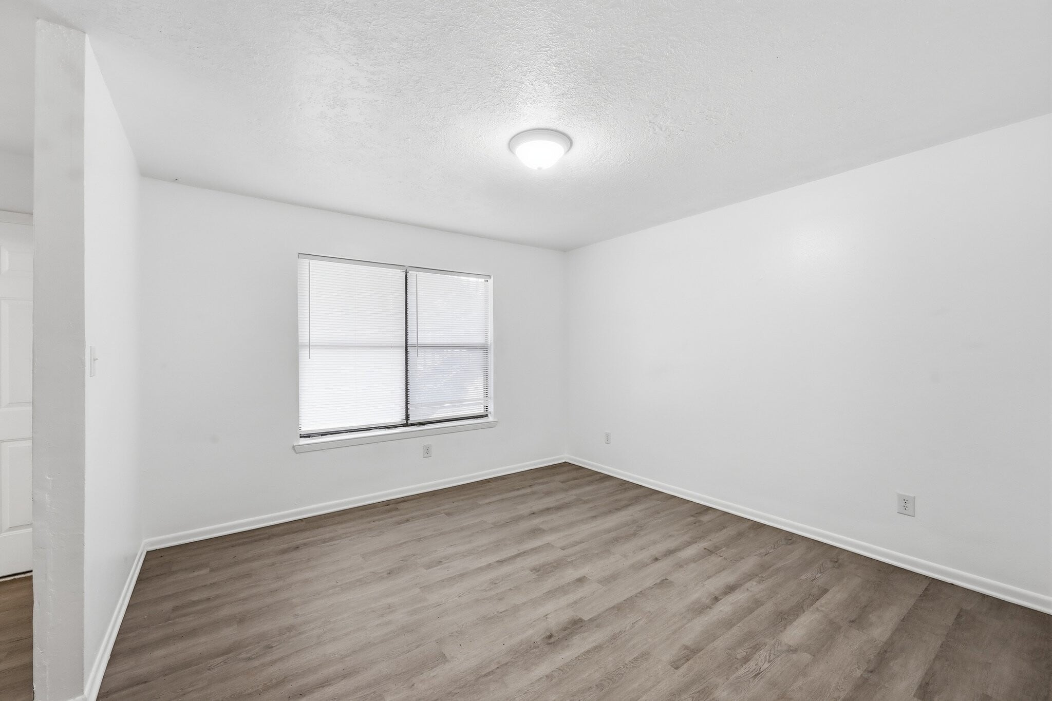 Building Photo - 1410 S Elizabeth Ave